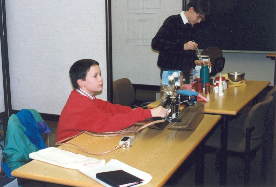 Sven Wingartz an seinem Stand auf dem Regionalwettbewerb