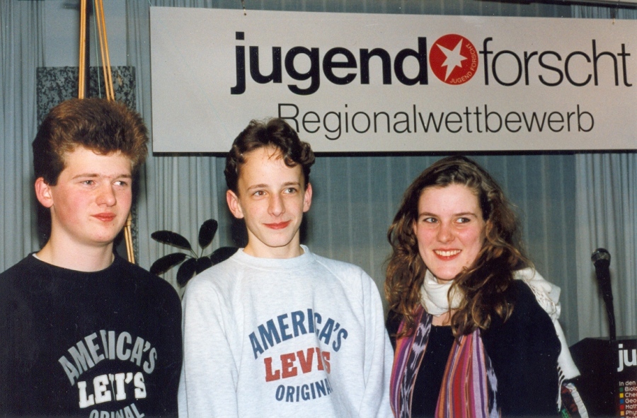 Gerd Nolden, Mario Simons und Silke Kremer auf dem Regionalwettbewerb "Jugend forscht"