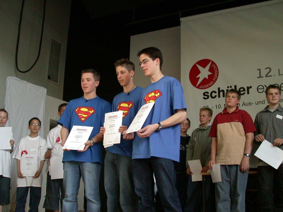Robin, Florian und Daniel werden auf dem Landeswettbewerb "Schüler experimentieren" Landessieger im Fachbereich Technik