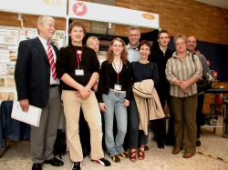 Moritz Plötzing, Meike Spiess und Benedikt Lorbach mit Eltern - Bundeswettbewerb