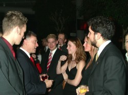 Bundespräsident Horst Köhler im Gespräch mit Benedikt, Moritz, Meike und Binia - Zukunftspreisverleihung in Berlin