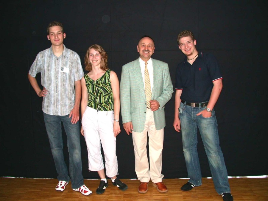 Benedikt Lorbach, Meike Spiess, Walter Stein and Moritz Plötzing at the national contest "Jugend forscht". Every year, the national champions of past years are invited to the national competition.