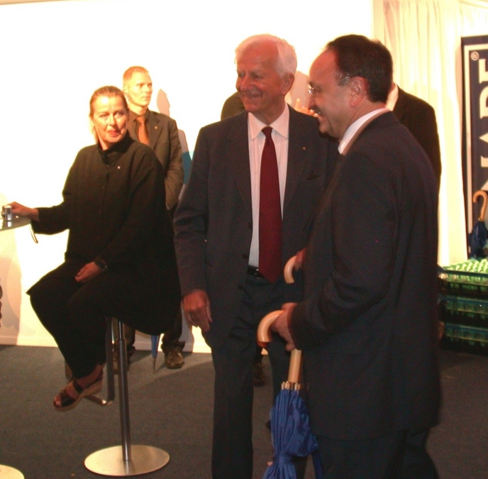 Former German President Richard von Weizsäcker speaking with Walter Stein