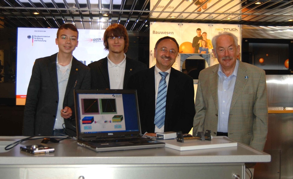 Tobias, Michael und Walter treffen Physik-Nobelpreisträger Prof. Dr. Peter Grünberg
