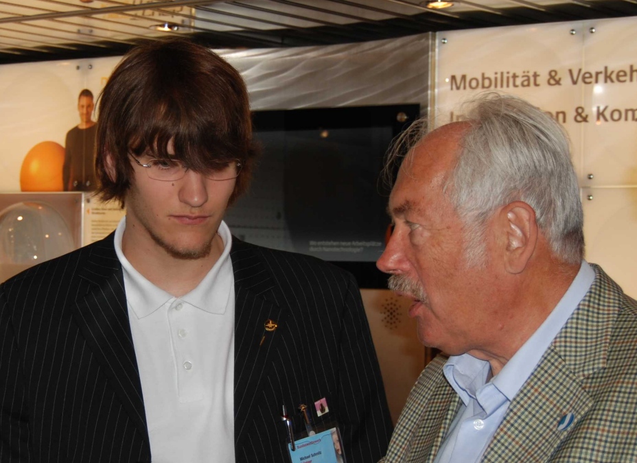 Michael im Gespräch mit Nobelpreisträger Peter Grünberg