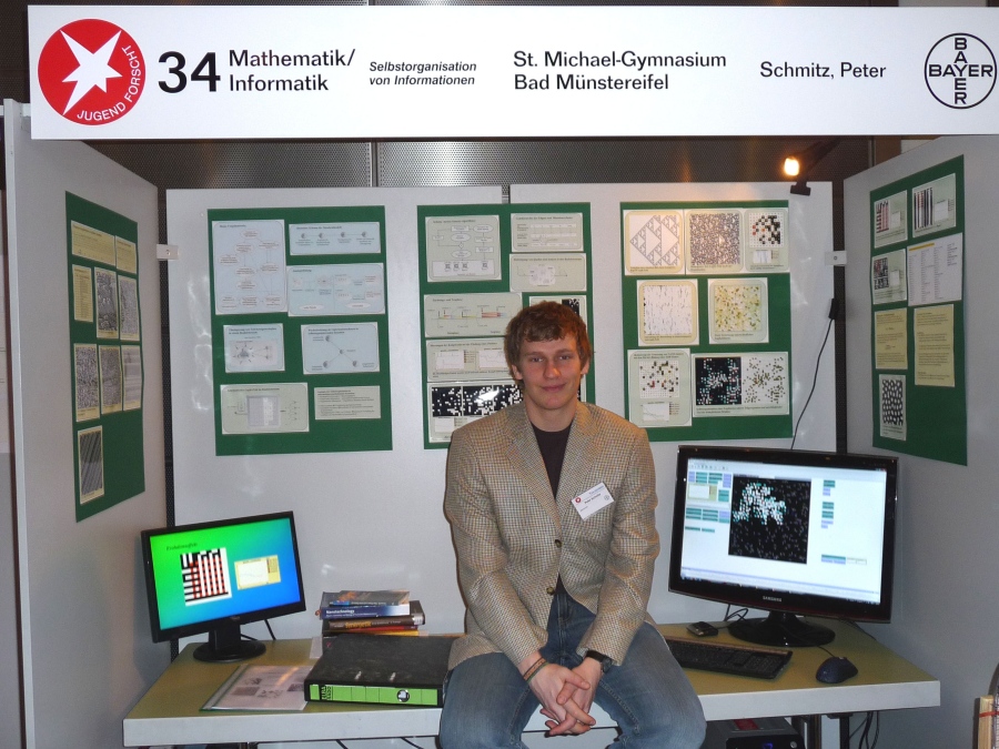 Peter an seinem Stand auf dem Landeswettbewerb "Jugend forscht"