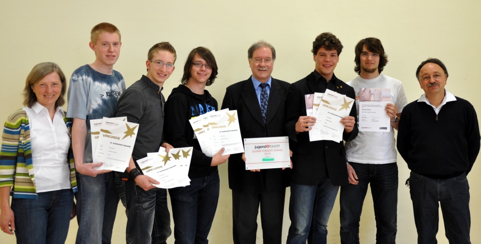 Unser erfolgreiches Team vom Bundeswettbewerb zurück im St. Michael-Gymnasium