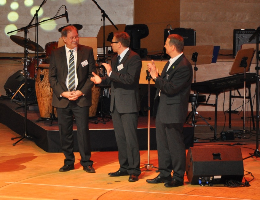 Zur Freude von Schulleiter Paul Georg Neft gewinnt das St. Michael-Gymnasium
