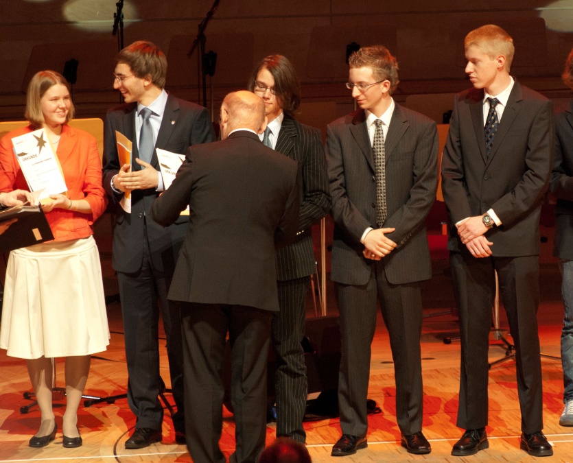 Der zweite Preis Chemie auf Bundesebene geht an Sebastian, Jens und Michael