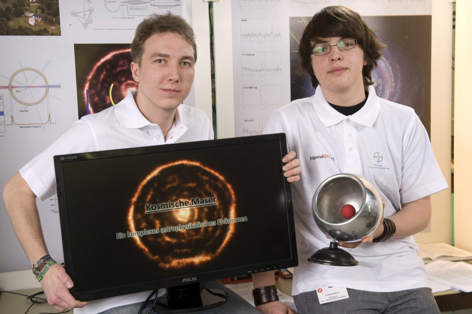 Daniel Reschetow und Florian Büttner erforschten Kosmische Maser (Quelle: Bayer)