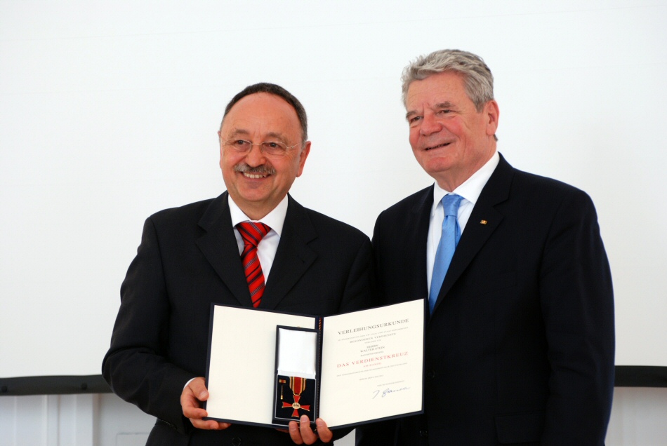 Walter Stein is awarded the Knight's Cross by German President Joachim Gauck on 6th Mai 2013 in Bellevue Palace