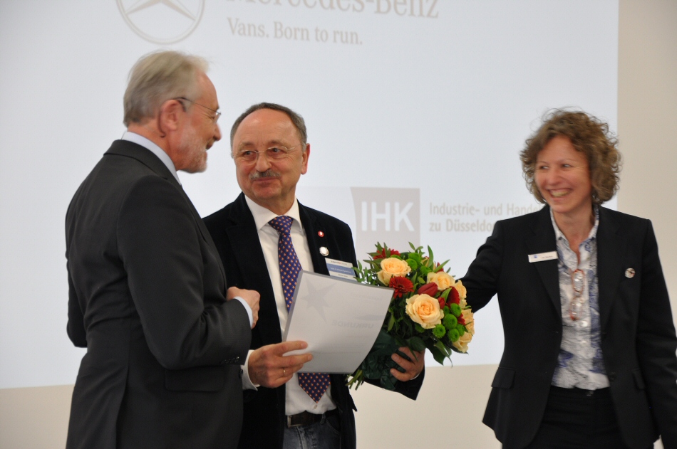 Walter Stein (middle) is awarded Düsseldorf's sympathy prize 2015 by the directors of the regional competition Rainer Linden and Ulla Backes